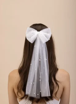 Große Tüllschleife mit Kunstperlen | The Perfect Bridal Company