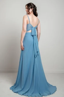 Hellblaues Abendkleid mit Rückendetail | Glam & Grace