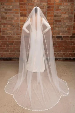Schleier mit Blattstickerei | The Perfect Bridal Company